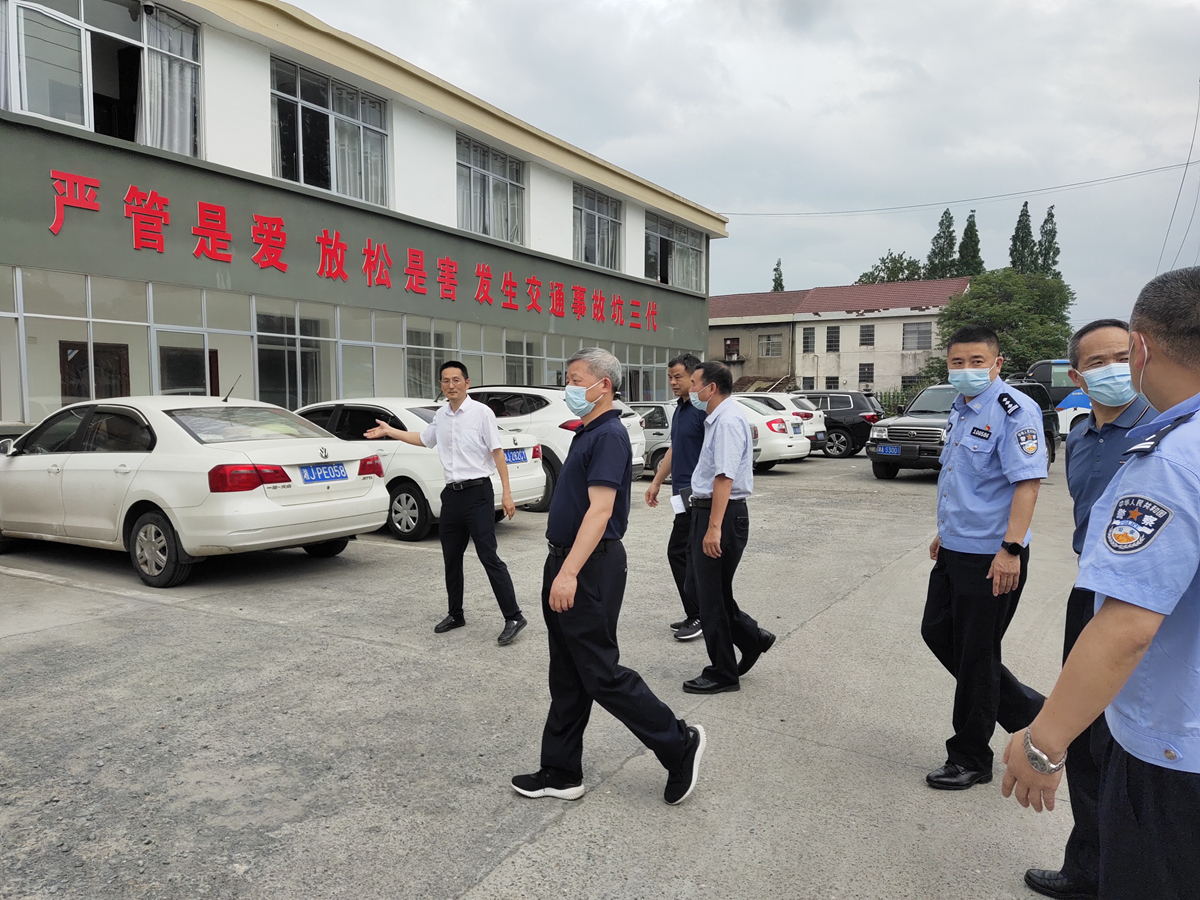 常德市湘北汽車(chē)運(yùn)輸有限公司,常德包車(chē)客運(yùn),常德旅游服務(wù),校車(chē)服務(wù) 常德市湘北汽車(chē)運(yùn)輸有限公司,常德包車(chē)客運(yùn),常德旅游服務(wù),校車(chē)服務(wù)