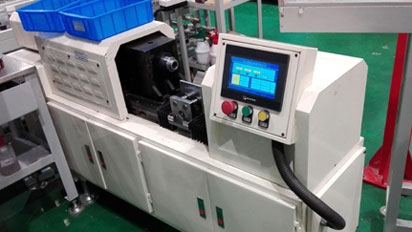 自動壓裝機